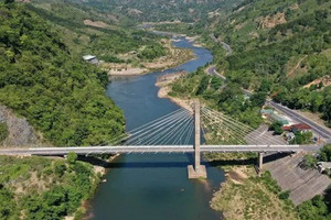 Cầu treo thể hiện tình hữu nghị Việt Nam - Cuba: Tọa lạc giữa núi rừng hùng vĩ miền Trung, nay là điểm đến của nhiều khách du lịch