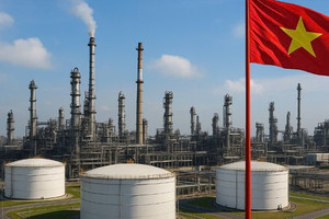 Việt Nam sắp nhà máy lọc dầu và kho chứa dầu lớn nhất Đông Nam Á hơn 5 tỷ USD, tọa lạc tại TP giàu nhất cả nước