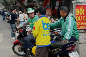 Thay thế 100% xe máy xăng sang xe điện cho 400.000 tài xế công nghệ và shipper tại TP. HCM