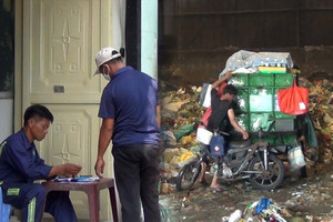 Từ 1/6, việc đóng tiền rác ở các hộ gia đình tại TP.HCM có thay đổi lớn