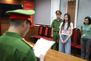 Hoa hậu Thùy Tiên biết mình là người nổi tiếng thì mọi người sẽ mua kẹo Kera