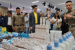 Triệt phá 'tổng kho hàng giả' với hơn 78.000 sản phẩm do 2 người Trung Quốc cầm đầu tại Thái Lan