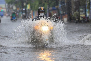 Hà Nội mưa lớn, Cục Khí tượng Thủy văn ra thông báo khẩn