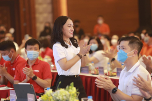 8 năm 'chia lửa' cùng Chủ tịch Dương Công Minh: Ngày Sacombank (STB) lập đỉnh cũng là ngày một chiến tướng lui về hậu trường