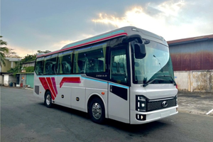 THACO của ông Trần Bá Dương giao lô xe cao cấp cho khách VIP, tung chính sách bảo hành đặc biệt