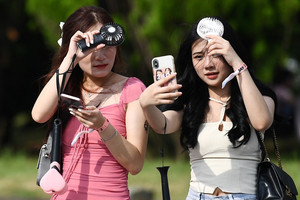 Dự báo thời tiết 21/5/2025: Miền Bắc nắng nóng đến 36 độ, Nam Bộ mưa to cục bộ