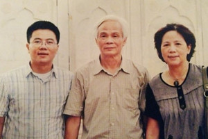 'Thần đồng' Toán học lập cú đúp HCV IMO, là người Việt Nam đầu tiên giành giải 'Nobel Toán học', bố mẹ đều là GS, TS