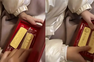 Bà Lý mua 2 thỏi vàng, 4 năm sau mang đi bán thì bị tiệm vàng khởi kiện, tòa tuyên bố người mua được đền bù hơn 1 tỷ