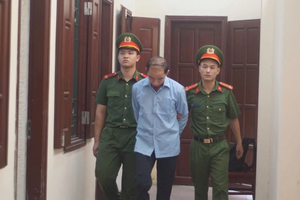 Bắt Bí thư Đảng ủy phường Nguyễn Xuân Chinh