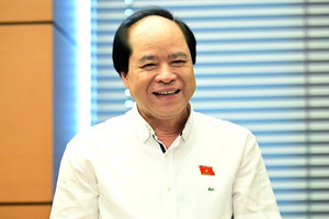 Đại biểu Quốc hội: Ngoài việc miễn học phí cho học sinh, cần hạn chế các khoản thu khác ‘vì các loại phí cũng không phải ít’