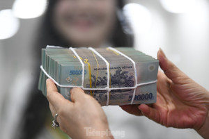 Nguồn tiền rất lớn từ người dân vừa gửi ngân hàng