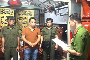 Bắt khẩn cấp 3 cán bộ phường cùng Nguyễn Văn Luyện, Nguyễn Văn Vinh