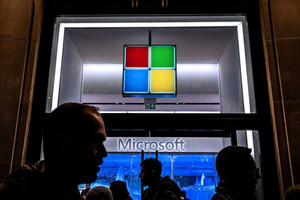 Bị sa thải ở tuổi 48 sau 25 năm làm việc miệt mài không nghỉ phép, kỹ sư Microsoft khiến cộng đồng mạng xôn xao: ‘Chồng tôi bị loại bởi một thuật toán’