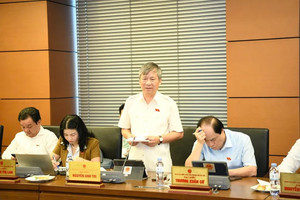 ĐBQH: ‘Nhiều mâm cơm trị giá vài tạ thóc nhưng chỉ ăn 50-60%, thậm chí 30%, còn lại là rượu, là đặc sản đổ bỏ, rất lãng phí!’