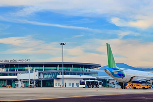 Một sân bay ở miền Trung xuất hiện vết nứt ở đường băng
