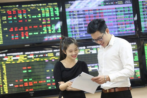 Nhận định chứng khoán 26 - 30/5: VN-Index đi ngang, nhà đầu tư 'nín thở' chờ quyết định áp thuế của Mỹ