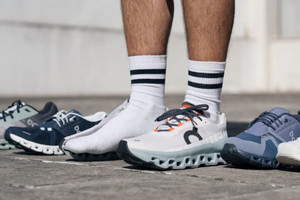 Kẻ thách thức mới của ngành giày thể thao: Khiến cả Nike và Adidas phải dè chừng
