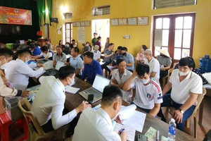 Vụ đài hóa thân ở Nam Định bị tố 'chặt chém': Ngày đầu trả lại tiền, có người thất vọng vì quá ít