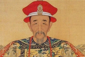 Vị vua lên ngôi khi mới 8 tuổi, từng bị cha ghẻ lạnh nhưng sau được ca ngợi là vị minh quân vĩ đại nhất triều Thanh
