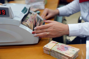 Ông T. đến ngân hàng rút sổ tiết kiệm 7 tỷ, nhân viên ngăn chặn, công an lập tức vào cuộc