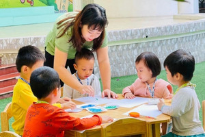 Giáo viên mầm non sau khi tăng phụ cấp 45-80%, mức lương cao nhất là bao nhiêu?
