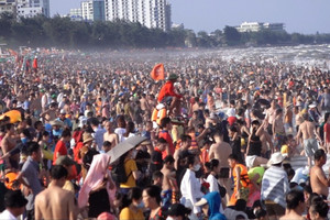 Không tiếc tiền, một đơn vị đưa 5.000 lao động làm công việc độc hại, nguy hiểm đi nghỉ dưỡng