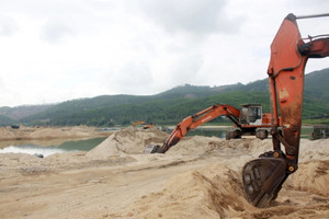 Công an khởi tố vụ đấu giá mỏ cát gấp 300 lần giá khởi điểm