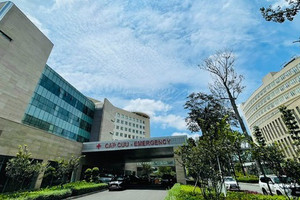 Bệnh viện đầu tiên tại Việt Nam có 2 bãi đáp trực thăng cấp cứu chính thức khánh thành tòa nhà đa khoa 1.000 giường