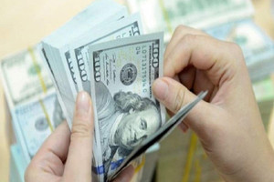 USD ‘lao dốc’, NDT tăng giá: Tỷ giá biến động mạnh sau phát ngôn của ông Trump