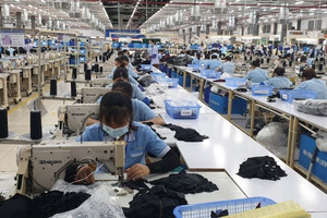 Doanh nghiệp dệt 5.800 nhân sự sắp kín đơn hàng quý III, cổ phiếu phát tín hiệu mới
