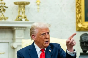 Ông Trump cảnh báo hành động quân sự dù lạc quan về đàm phán hạt nhân với Iran