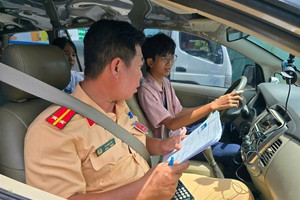 Chỉ 5 ngày nữa, áp dụng bộ đề lý thuyết mới gồm 600 câu hỏi trong kỳ thi sát hạch cấp Giấy phép lái xe