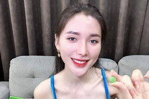 Ngân Collagen bị Bộ Y tế 'tuýt còi'
