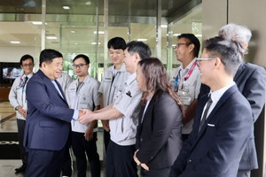 Phó Thủ tướng vừa đưa đề nghị quan trọng với doanh nghiệp sản xuất bộ nhớ hàng đầu Nhật Bản