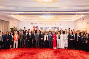 Chủ tịch FPT Trương Gia Bình đề xuất chiến lược 'đồng hiện diện' với các doanh nghiệp Pháp