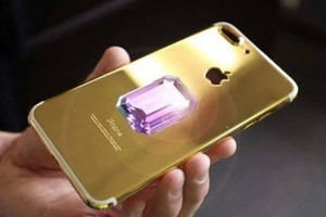 Chiếc iPhone đắt nhất hành tinh với mức giá đủ mua... 3 máy bay, chủ sở hữu không gây bất ngờ
