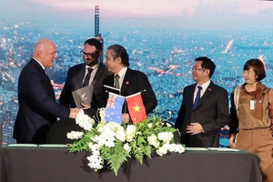LOF (IDP) 'bắt tay' ông lớn New Zealand, tung sữa công thức chuẩn châu Âu cho trẻ em Việt