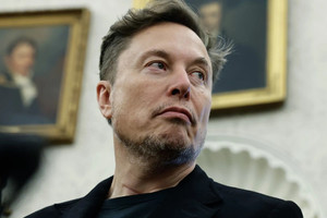 Tỷ phú Elon Musk thất vọng với ông Trump, chỉ trích dự luật thuế mới