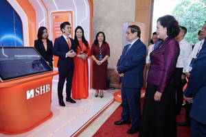 Phó Chủ tịch Đỗ Quang Vinh trình bày Giải pháp thanh toán tích hợp của SHB trước Thủ tướng Phạm Minh Chính
