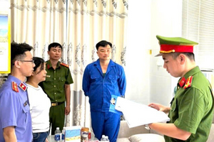 Bắt tạm giam một Chủ tịch UBND phường