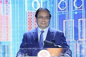 Thủ tướng mong các ngân hàng 'mở lòng thêm chút nữa', giảm lãi suất cho gói tín dụng 500.000 tỷ