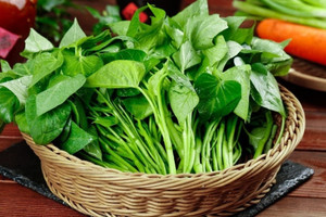 Loại rau từng dùng chống đói nay lại là ‘nhân sâm của người nghèo’: Giá chỉ 25.000 đồng/kg, được bán bạt ngàn ngoài chợ
