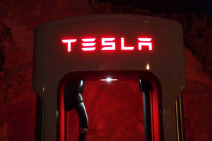 Tỷ phú Elon Musk bị yêu cầu làm việc tối thiểu 40 giờ/tuần tại Tesla để cứu công ty