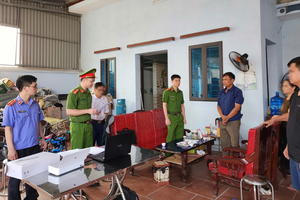 Khám xét nơi ở, bắt một nguyên chủ tịch xã