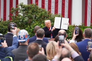 VN-Index dừng 'tăng ga' hậu cú sốc thuế quan Mỹ: Trump có động thái mới, nhiều nhà đầu tư vẫn xa bờ