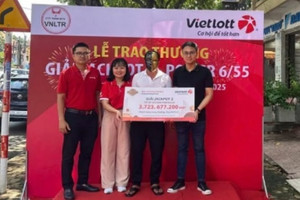 Người đàn ông trúng giải độc đắc tiền tỷ của Vietlott khi mua vé lúc ‘ngồi chơi cùng bạn bè’