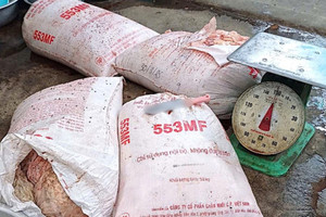 Tên C.P. Việt Nam xuất hiện trên bao bì hàng tấn thịt bẩn ở Đà Nẵng với dòng chữ 'Chỉ sử dụng nội bộ, không được bán'