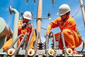 Tiêu thụ điện cao kỷ lục trong ngày nắng nóng gay gắt