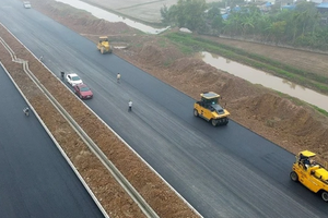 Chỉ 4 tháng nữa, tuyến đường ven biển 6.400 tỷ đi qua 5 huyện của Nam Định sẽ hoàn thành