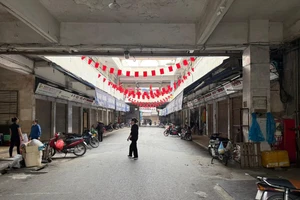 Hàng loạt hộ kinh doanh ở chợ Đồng Xuân đóng cửa: Lộ lý do bất ngờ